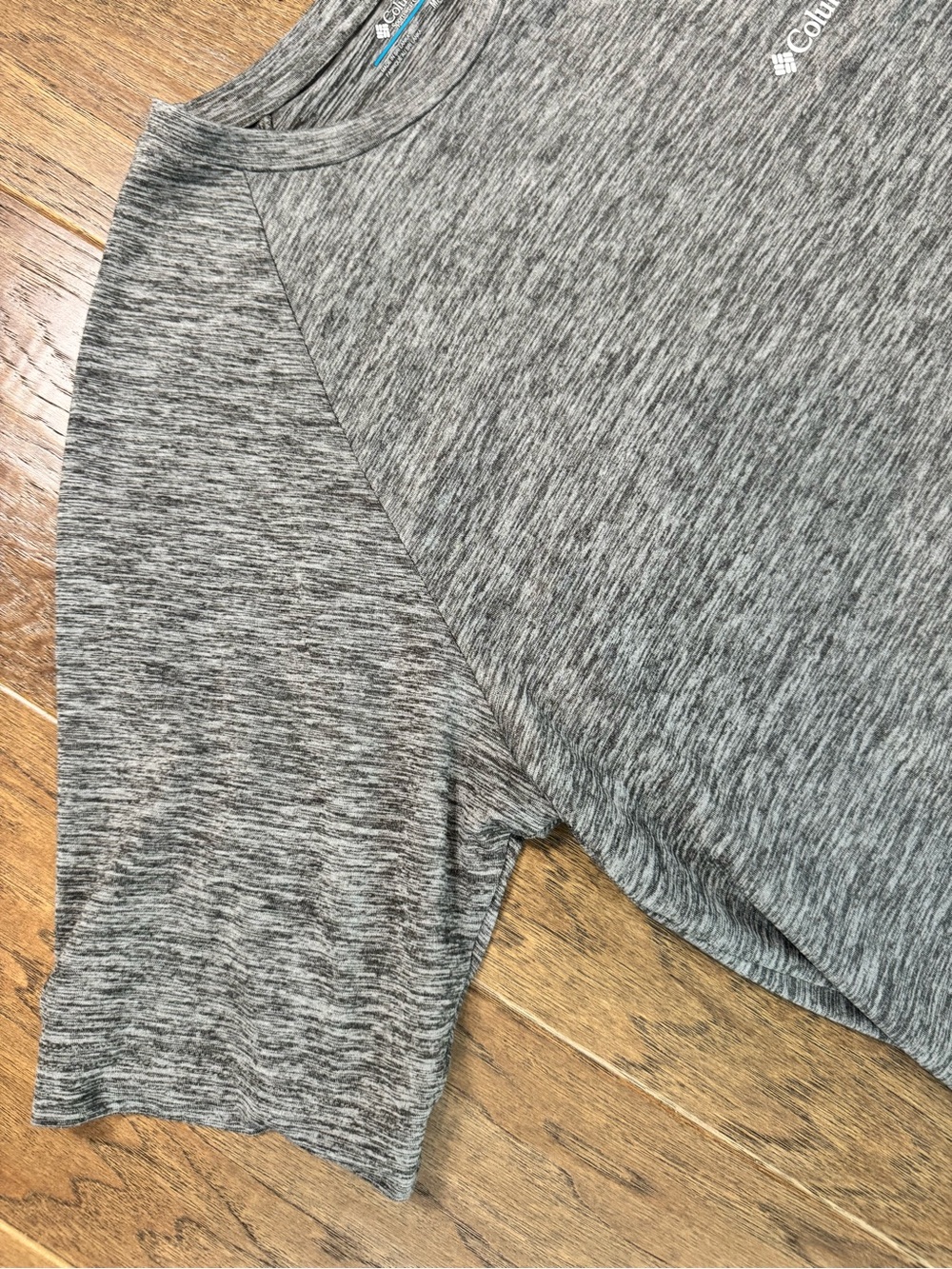 Columbia Men’s Gray Heather Short Sleeve Performance Tee - Picture 5 of 15